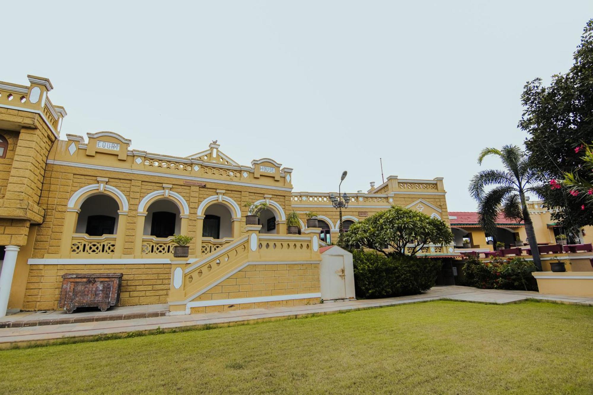 Heritage Khirasara Palace Rajkot Exterior foto